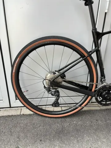 Brugt Giant Revolt Shimano GRX 2023 2023 Road & Gravel — billede 2 af 12