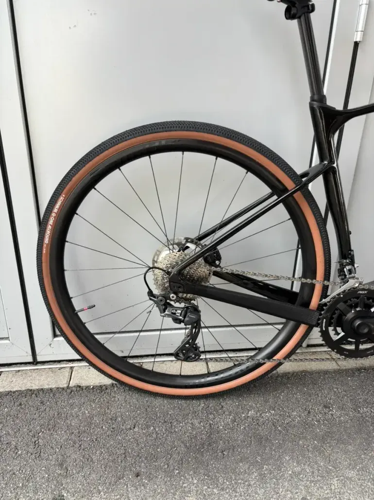 Brugt Giant Revolt Shimano GRX 2023 2023 Road & Gravel — billede 2 af 12