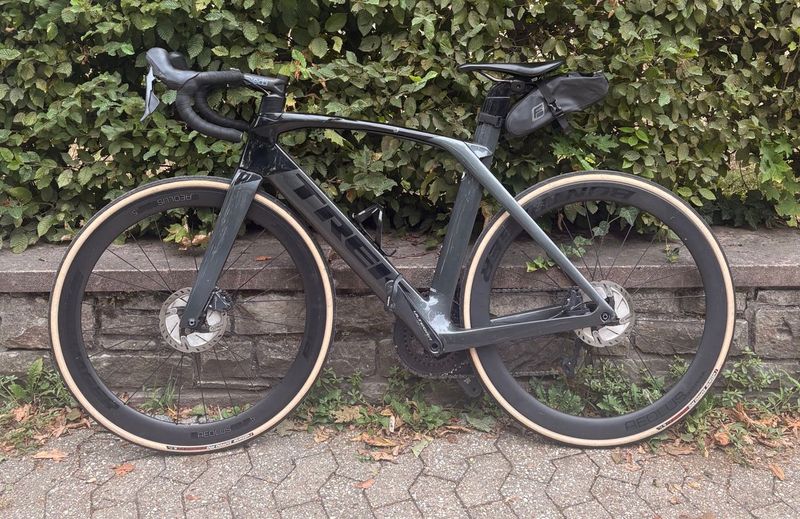 Použité Trek Madone SL 6 Disc 2020 2020 Road & Gravel
