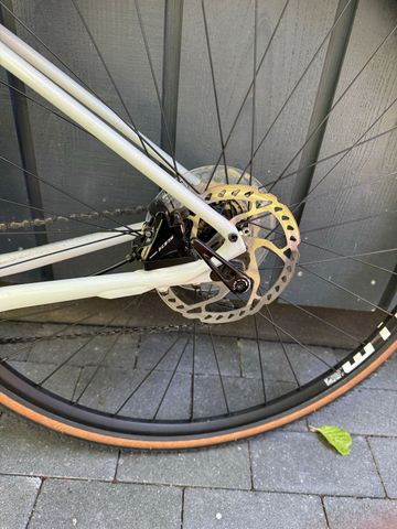 Gebrauchtes Pinnacle Arkose R2 2020 2020 Road & Gravel, Weiß — Bild 4 von 12