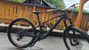 Gebrauchtes Trek Fuel EXe 9.8 2023 2023 Mountainbike, Hellgrau — Bild 2 von 8