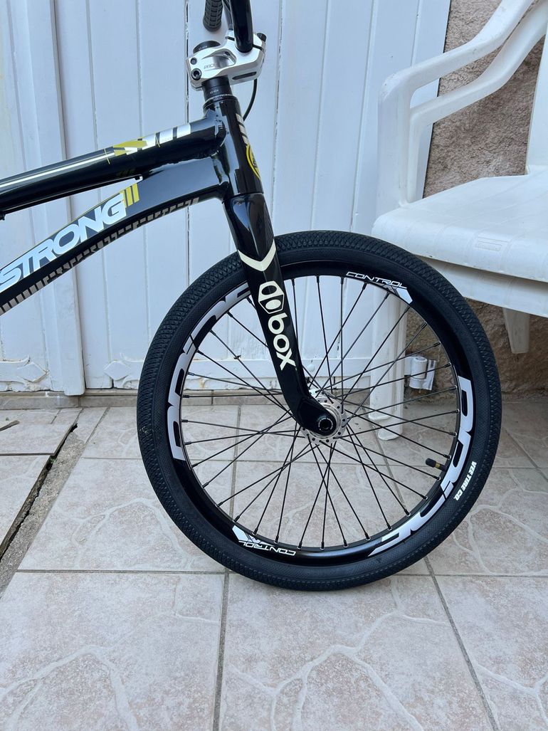 Used StayStrong Custom Other Shimano 2024 Mountainbike, Black — image 2 of 4