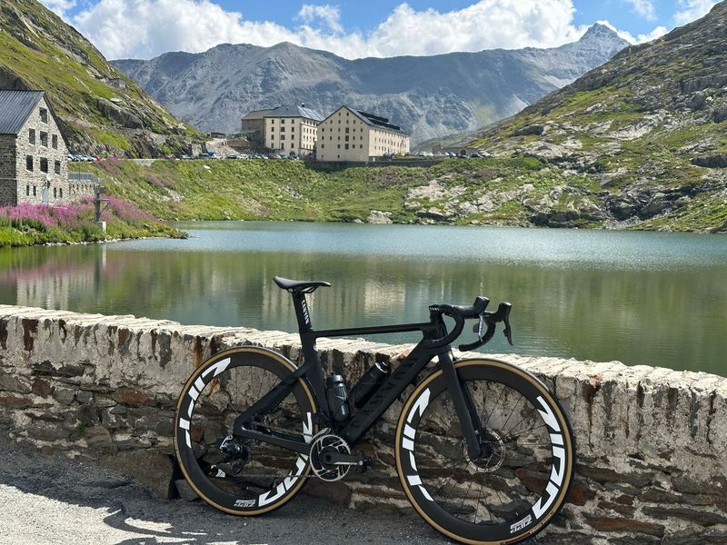 Used Canyon Aeroad CFR AXS 2024 Road & Gravel