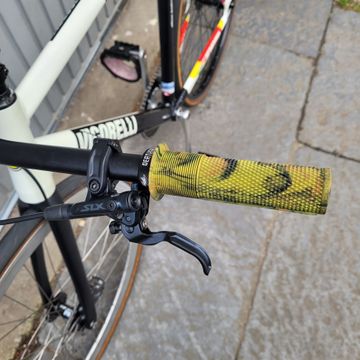 Cinelli Vigorelli Caleido 2015 / 56cm (C-T) FIXED GEAR // Disc Brake 2015 Road & Gravel d'occasion — image 11 sur 19