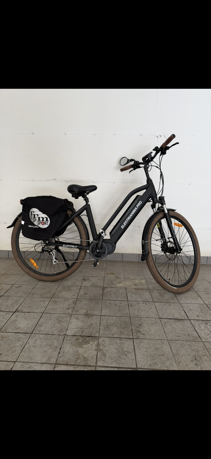 Tweedehands Electric Bike Company Bici Elettrica Anima Pro Urban & Touring