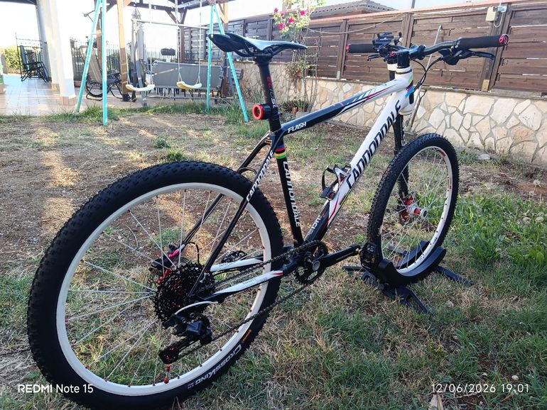Used Cannondale Flash Carbon 26" 2011 Mountainbike, White — image 2 of 5