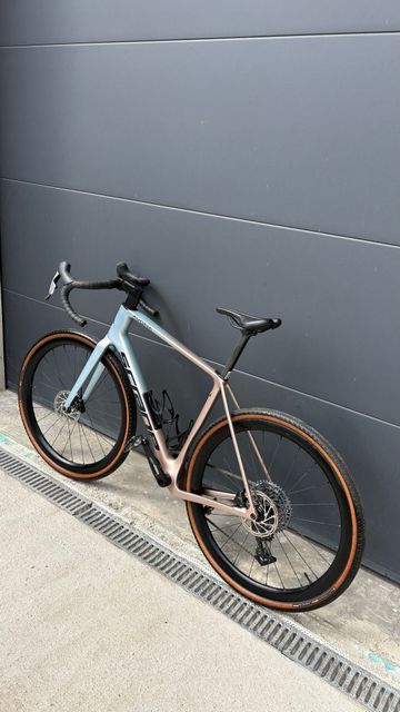 Used Avona CALLIS SRAM Rival eTap AXS 2026 Road & Gravel, Light Gray — image 1 of 8