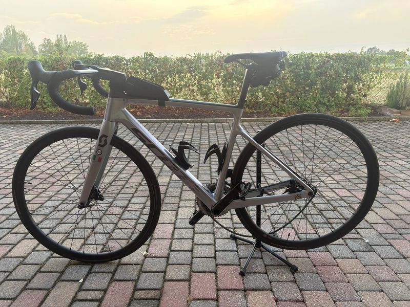 Used Scott Addict 10 2023 2023 Road & Gravel