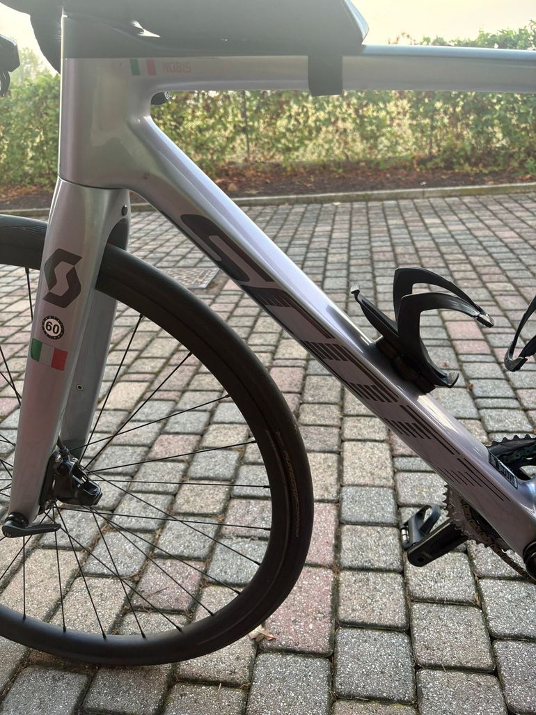 Used Scott Addict 10 2023 2023 Road & Gravel, Green — image 5 of 6