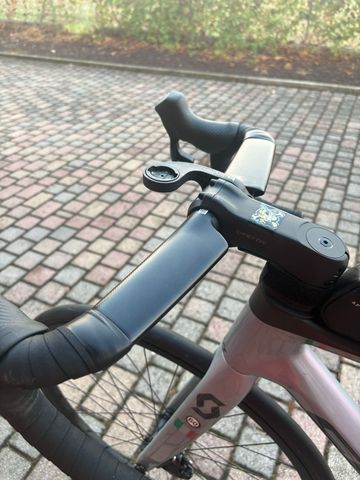 Used Scott Addict 10 2023 2023 Road & Gravel, Green — image 2 of 6