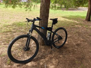 Used Trek Powerfly 5 2018 2018 Mountainbike, Light Gray, 27.5, 29 — image 1 of 4