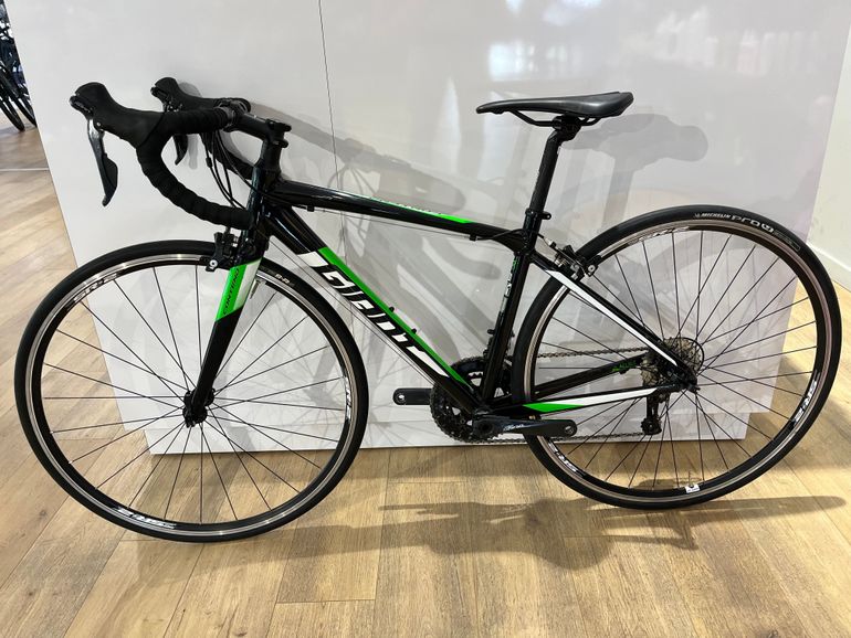Used Giant Contend 1 2017 2017 Road & Gravel, Black — image 2 of 3