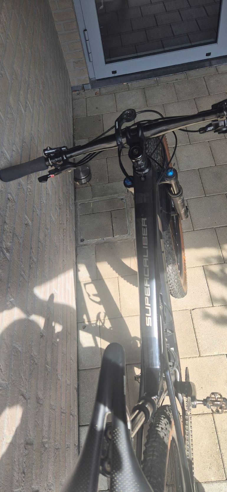 Używany Trek Supercaliber 9.8 XT 2021 2021 Mountainbike — zdjęcie 10 z 10