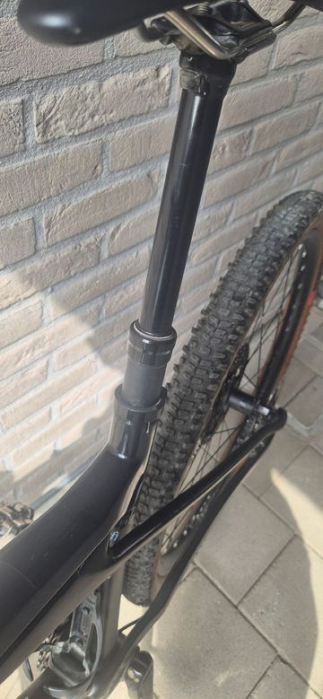 Używany Trek Supercaliber 9.8 XT 2021 2021 Mountainbike — zdjęcie 5 z 10