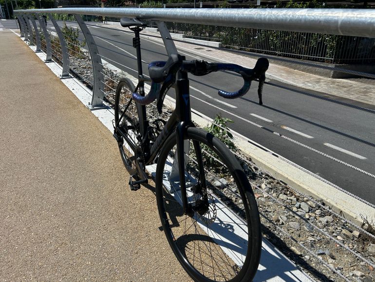 Brugt Giant TCR Advanced 2 KOM 2025 2025 Road & Gravel — billede 2 af 14