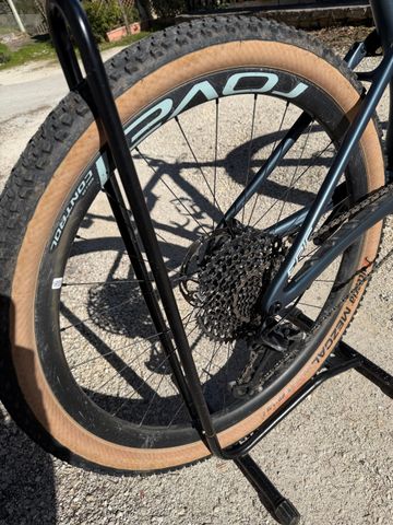 Used Specialized Epic EVO Expert 2021 2021 Mountainbike, Light Gray, 29 — image 3 of 5