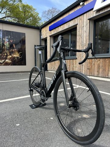 Tweedehands Giant Defy Advanced E+ Elite 1 2025 2025 Road & Gravel — afbeelding 2 van 5
