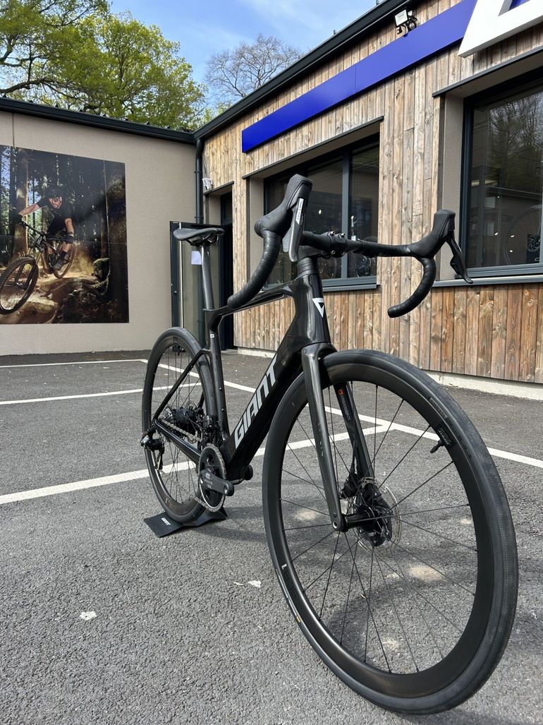 Tweedehands Giant Defy Advanced E+ Elite 1 2025 2025 Road & Gravel — afbeelding 2 van 5