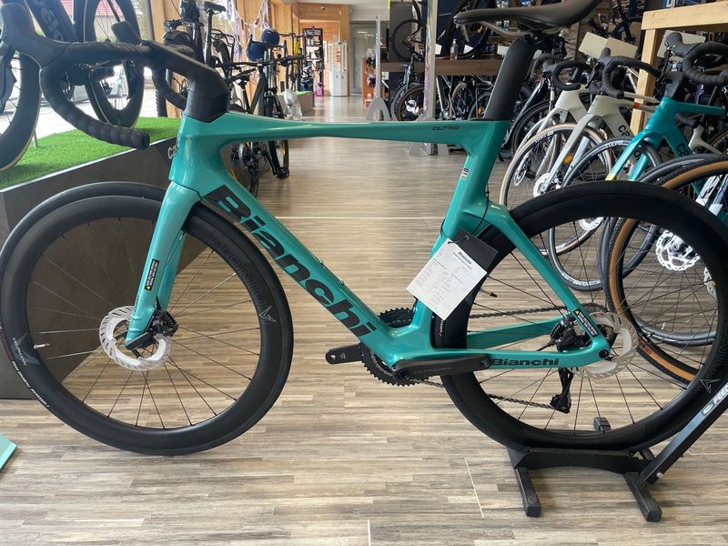 Używany Bianchi Oltre Comp Ultegra Di2 2025 2025 Road & Gravel