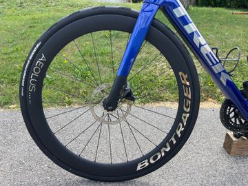 Used Trek Madone SRAM Rival 2024 Road & Gravel, Blue — image 5 of 7