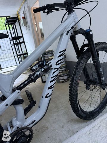 Gebrauchtes Canyon Spectral 6 2024 2024 Mountainbike, Hellgrau, 27.5, 29 — Bild 5 von 5