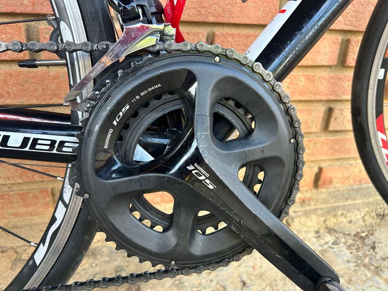 CUBE Attain Shimano 105 2018 Road & Gravel usato, Rosso — immagine 3 di 8