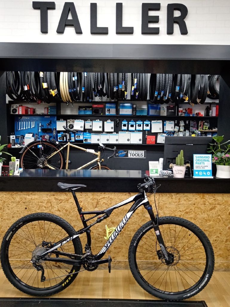 Käytetty Specialized Epic FSR Comp 2017 2017 Mountainbike — kuva 4 / 7