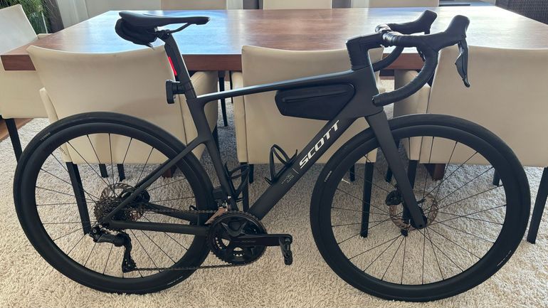 Used Scott Addict 30 2026 2026 Road & Gravel, Black — image 2 of 13