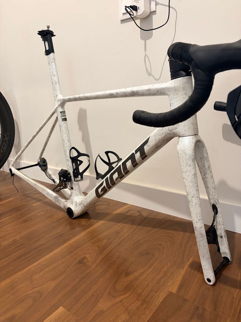 Used Giant Tcr advanced Frameset 2025 Road & Gravel, White — image 2 of 9