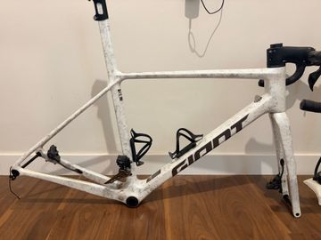 Used Giant Tcr advanced Frameset 2025 Road & Gravel, White — image 7 of 9