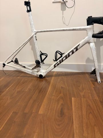 Used Giant Tcr advanced Frameset 2025 Road & Gravel, White — image 8 of 9