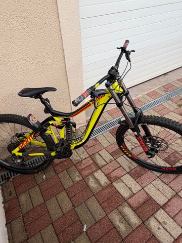 Tweedehands Giant Glory 27.5 2 2016 2016 Mountainbike — afbeelding 3 van 6