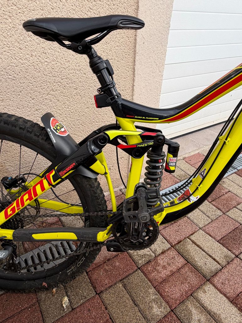 Tweedehands Giant Glory 27.5 2 2016 2016 Mountainbike — afbeelding 5 van 6