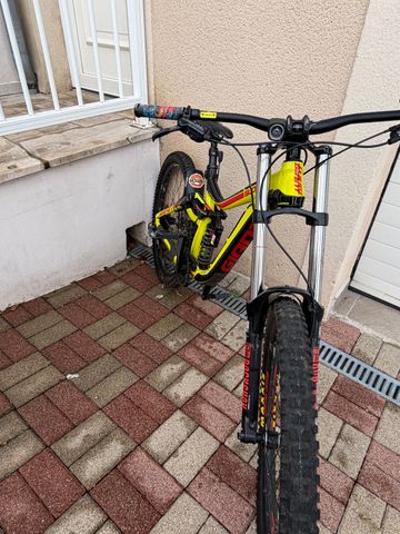 Tweedehands Giant Glory 27.5 2 2016 2016 Mountainbike — afbeelding 2 van 6
