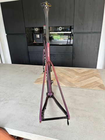 Used Specialized Tarmac Frameset 2025 Road & Gravel, White — image 7 of 12