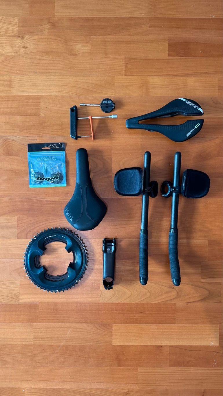 Canyon Ultimate CF SL 7.0 2019 2019 Road & Gravel usato, Nero — immagine 9 di 14