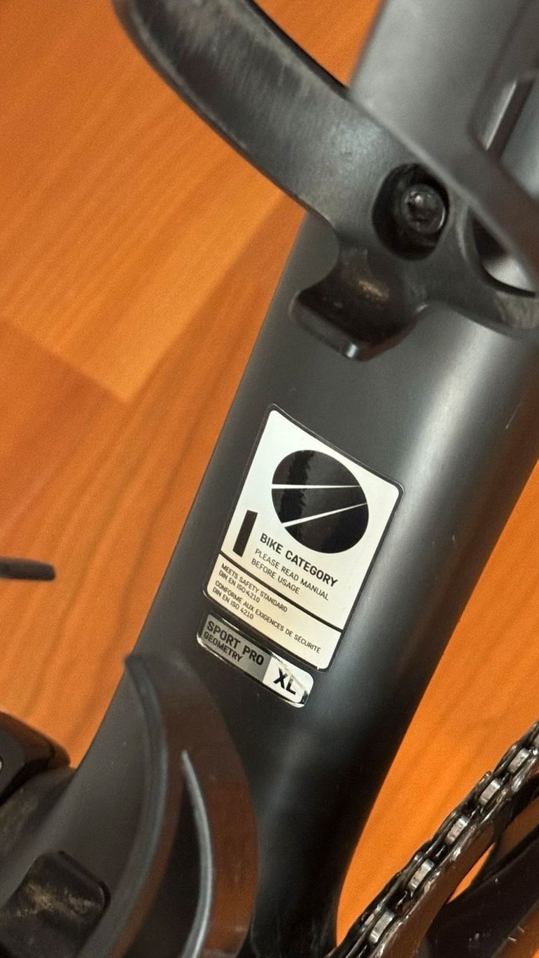Canyon Ultimate CF SL 7.0 2019 2019 Road & Gravel usato, Nero — immagine 7 di 14