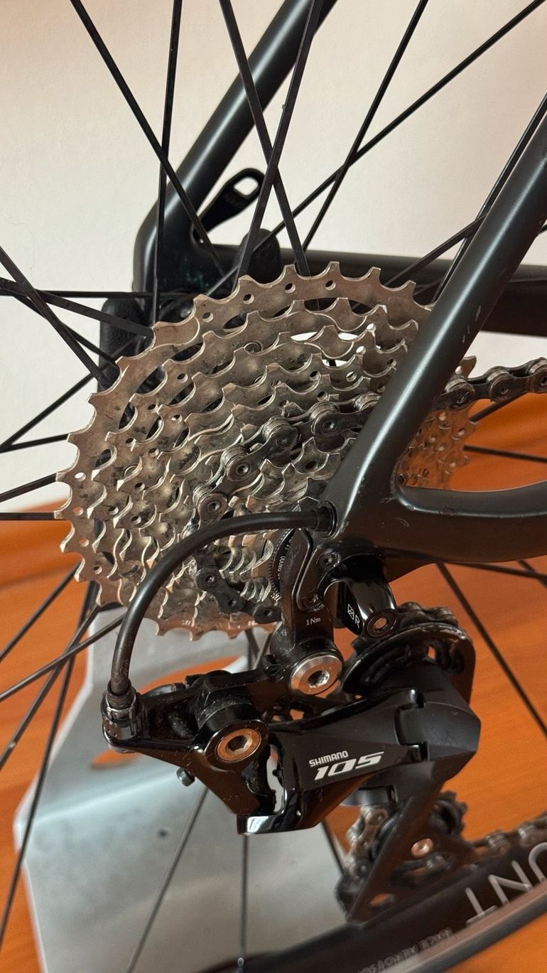 Canyon Ultimate CF SL 7.0 2019 2019 Road & Gravel usato, Nero — immagine 5 di 14