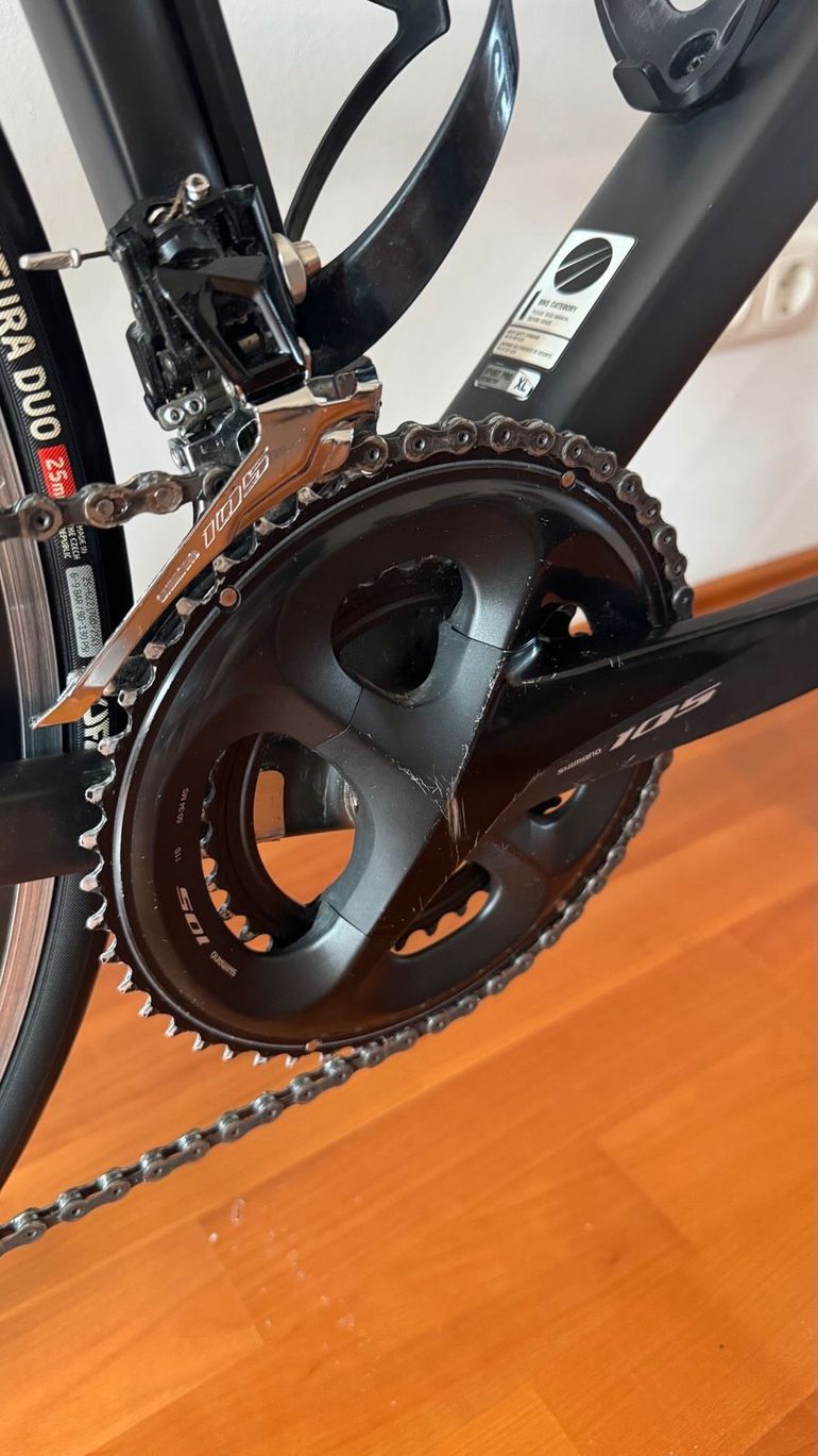 Canyon Ultimate CF SL 7.0 2019 2019 Road & Gravel usato, Nero — immagine 2 di 14