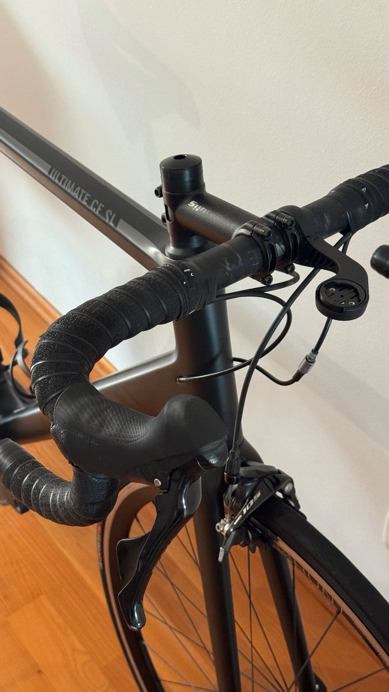 Canyon Ultimate CF SL 7.0 2019 2019 Road & Gravel usato, Nero — immagine 6 di 14