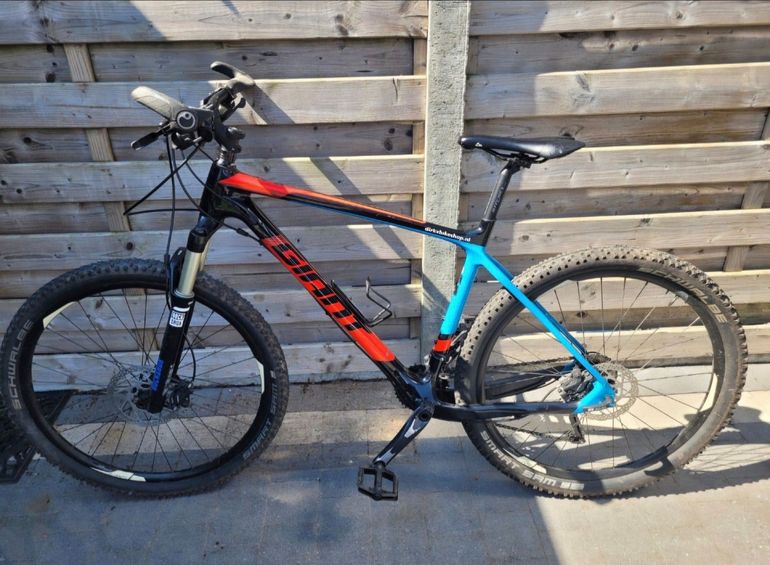 Giant XTC Advanced 1 2017 2017 Mountainbike usato, Nero — immagine 2 di 5