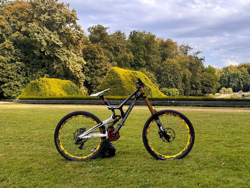 Used Santa Cruz V10 SRAM X0 2014 MTB