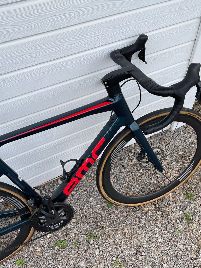 BMC Teammachine SLR THREE 2022 2022 Road & Gravel usato, Blu — immagine 2 di 3