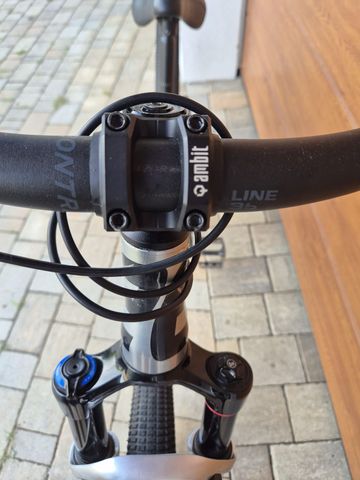 Used Dartmoor Two6player Shimano Deore XT 2022 Mountainbike, Light Gray — image 2 of 6