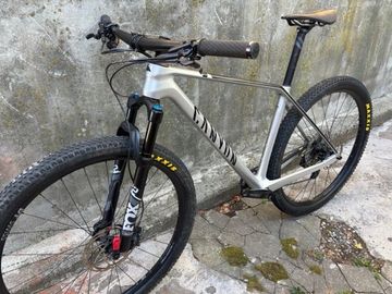 Canyon Exceed CF 5 2022 2022 Mountainbike de segunda mano, Gris claro — imagen 6 de 9
