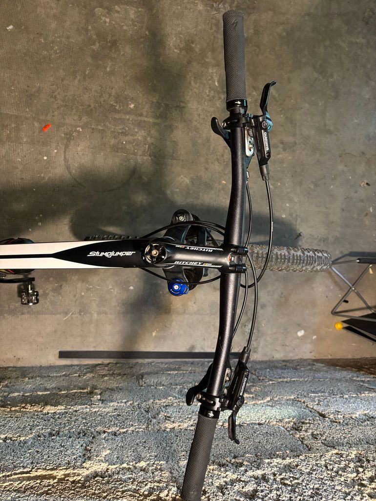 Used Specialized Stumpjumper Shimano Deore XT 2015 Mountainbike, Black — image 9 of 16