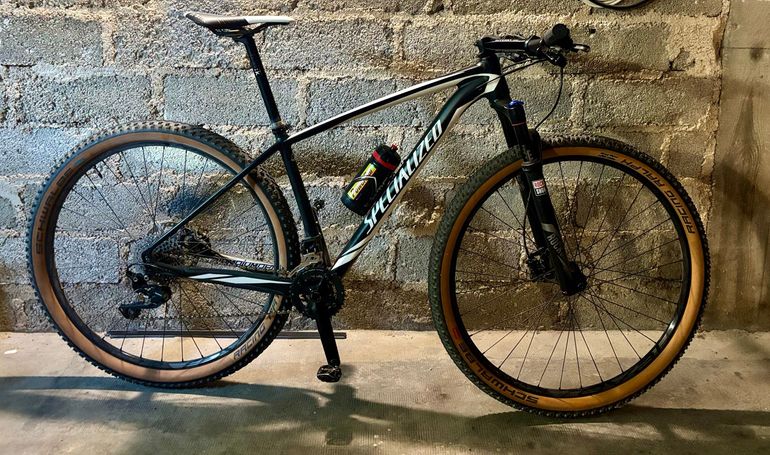 Used Specialized Stumpjumper Shimano Deore XT 2015 Mountainbike, Black — image 2 of 16