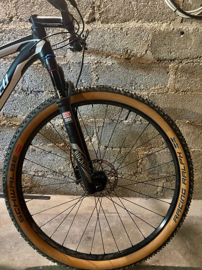 Used Specialized Stumpjumper Shimano Deore XT 2015 Mountainbike, Black — image 11 of 16