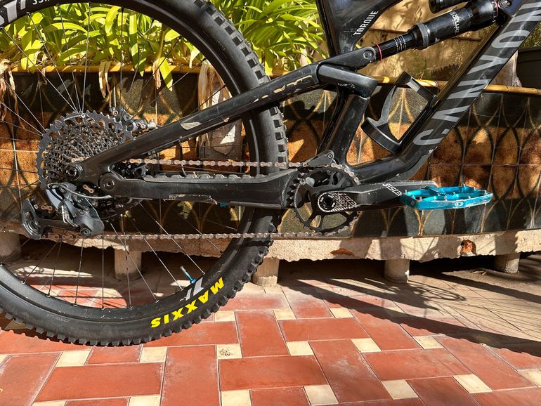 Used Canyon Torque 29 CF 7 2022 with some upgrades 2022 Mountainbike, Black — image 3 of 30