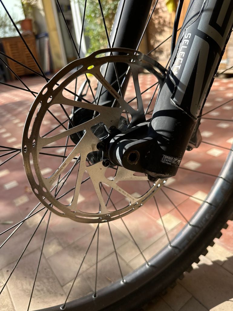 Used Canyon Torque 29 CF 7 2022 with some upgrades 2022 Mountainbike, Black — image 13 of 30